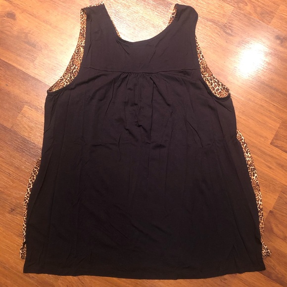 Worthington V Neck Leopard Print Tank Top. Size is Petite Medium. - Picture 6 of 8